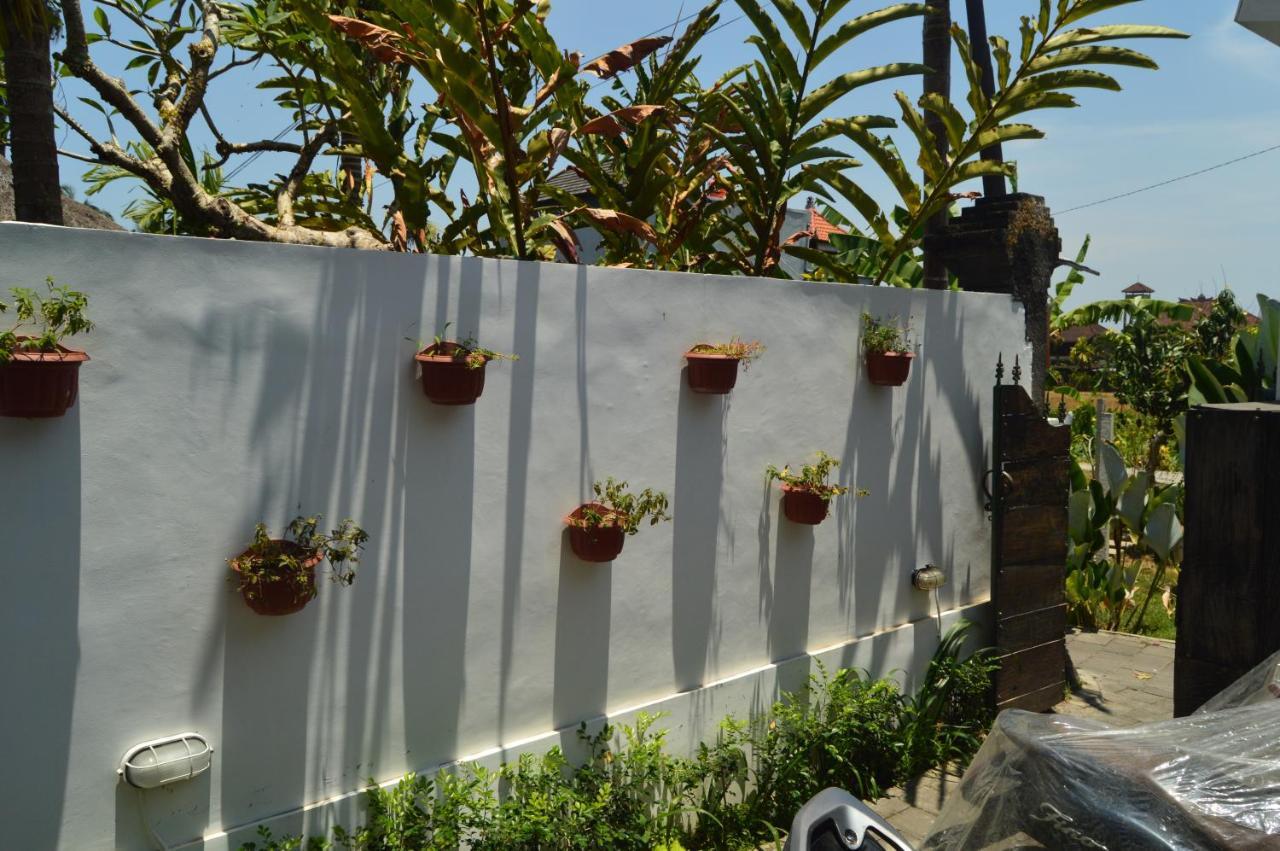 Askara Guest House & Hostel Ubud  Exterior photo